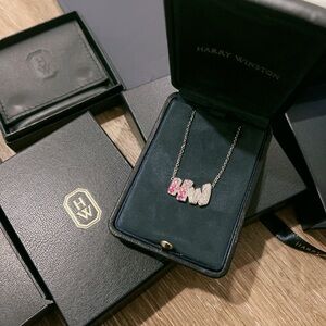 Harry Winston HW logo necklace